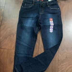 skinny jeans for Arizona jean Co. !!